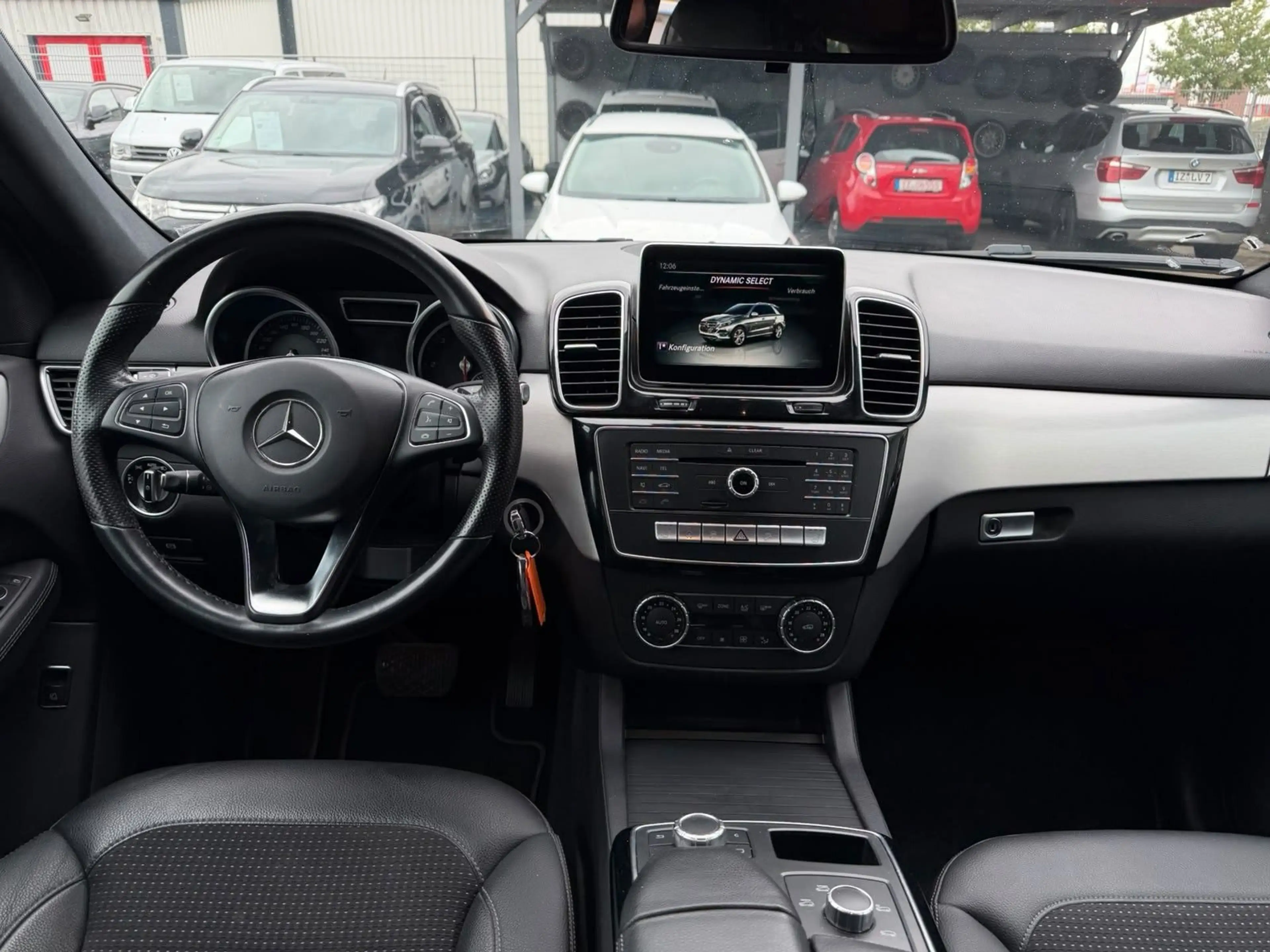 Mercedes-Benz GLE 350 d 4Matic T-LEDER°SZHG°AHK°LED°TEMPOM°MFLR — photo 13