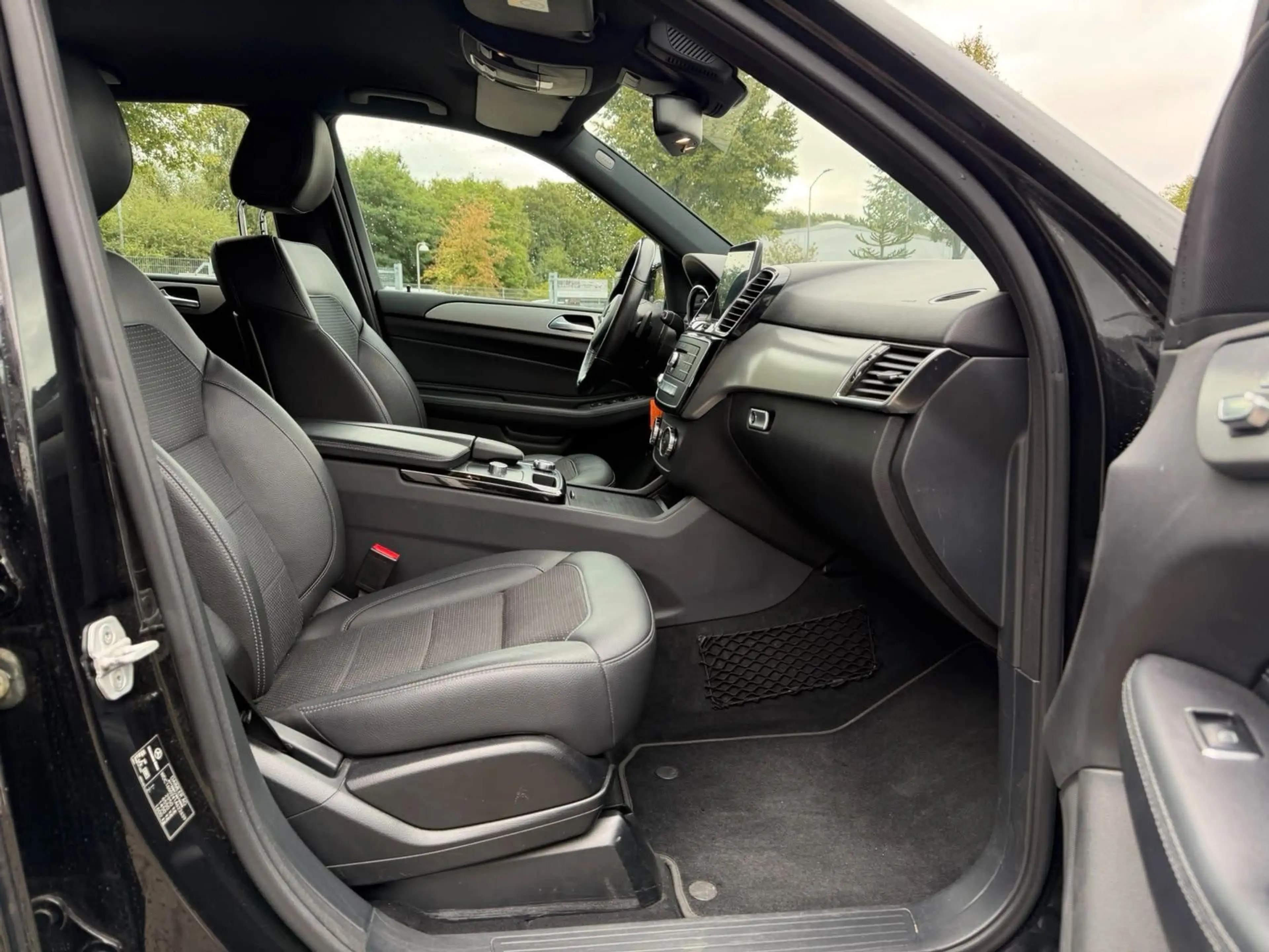 Mercedes-Benz GLE 350 d 4Matic T-LEDER°SZHG°AHK°LED°TEMPOM°MFLR — photo 10
