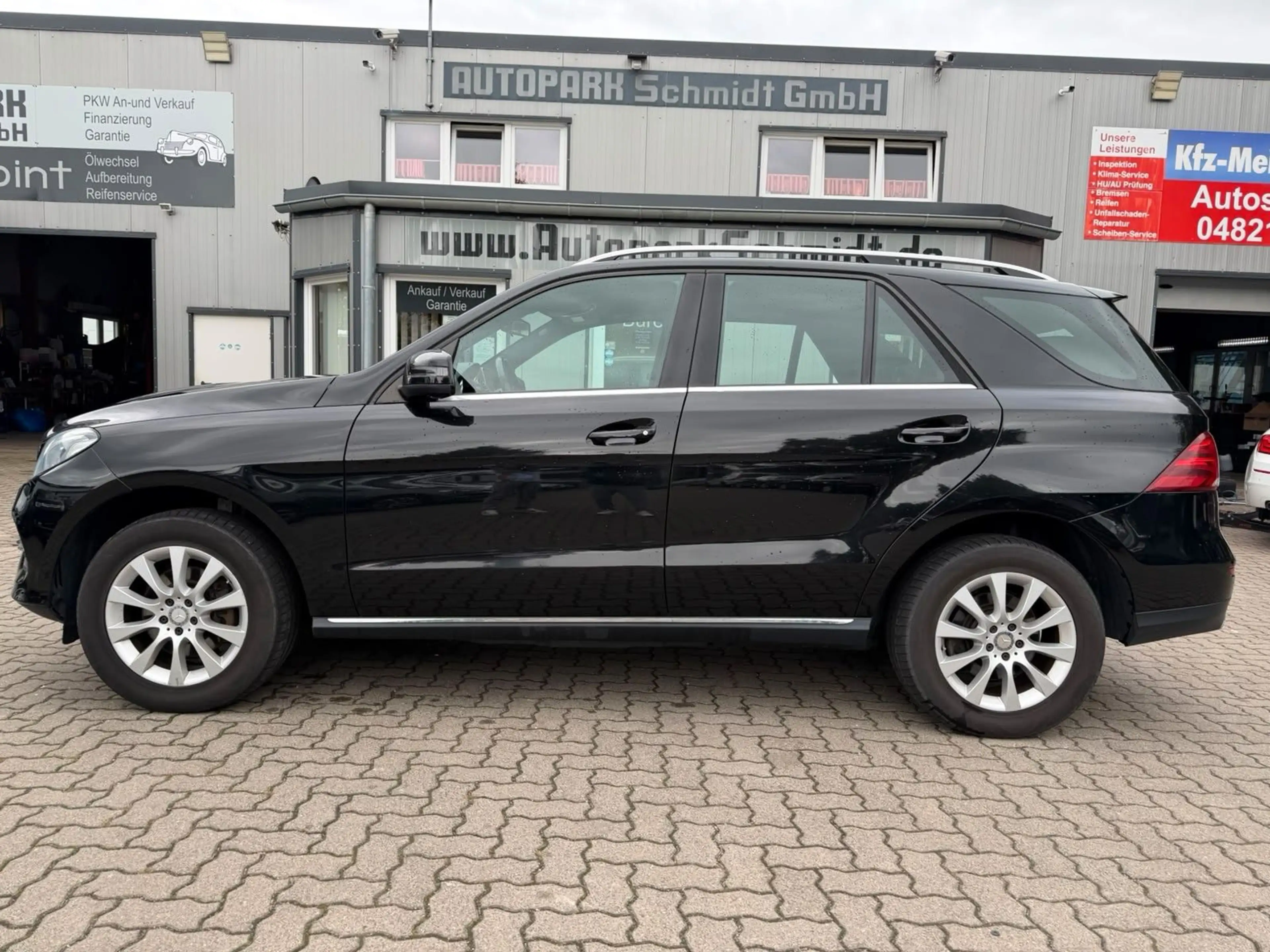 Mercedes-Benz GLE 350 d 4Matic T-LEDER°SZHG°AHK°LED°TEMPOM°MFLR — photo 4