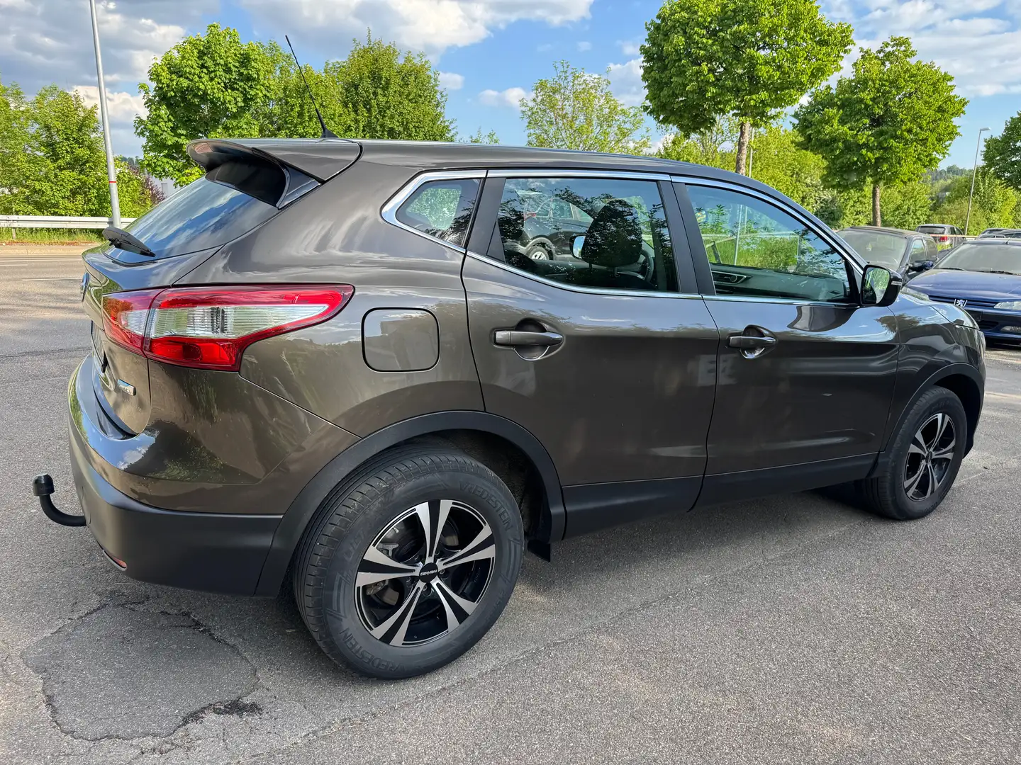 Nissan Qashqai Visia Marrón - 1