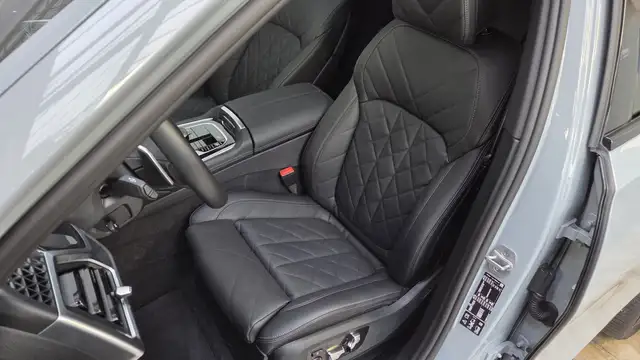 BMW X6 view 15