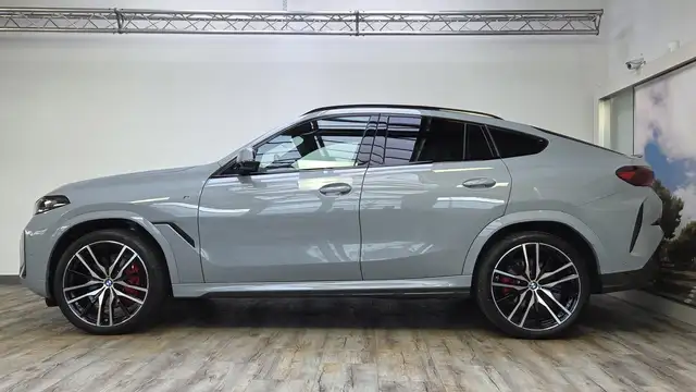 BMW X6 view 3