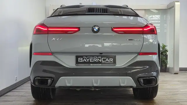 BMW X6 view 5