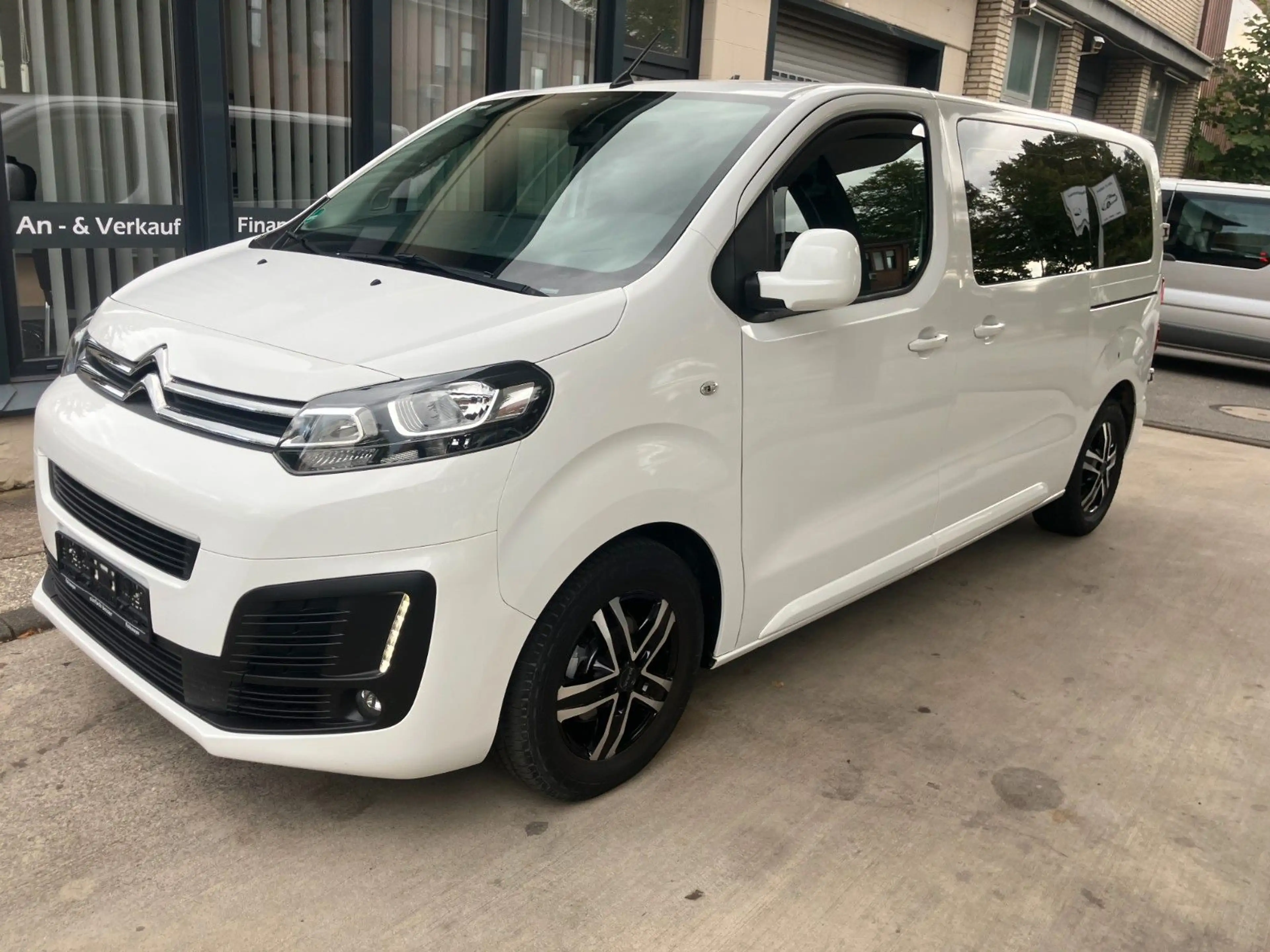 Citroen Jumpy 2,0 Automatik 8-Sitzer Kamera — photo 2