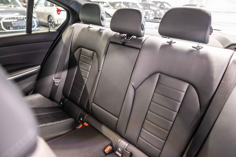 BMW 318 318i Berline M Sport | 360°| H&K| Towb — photo 13