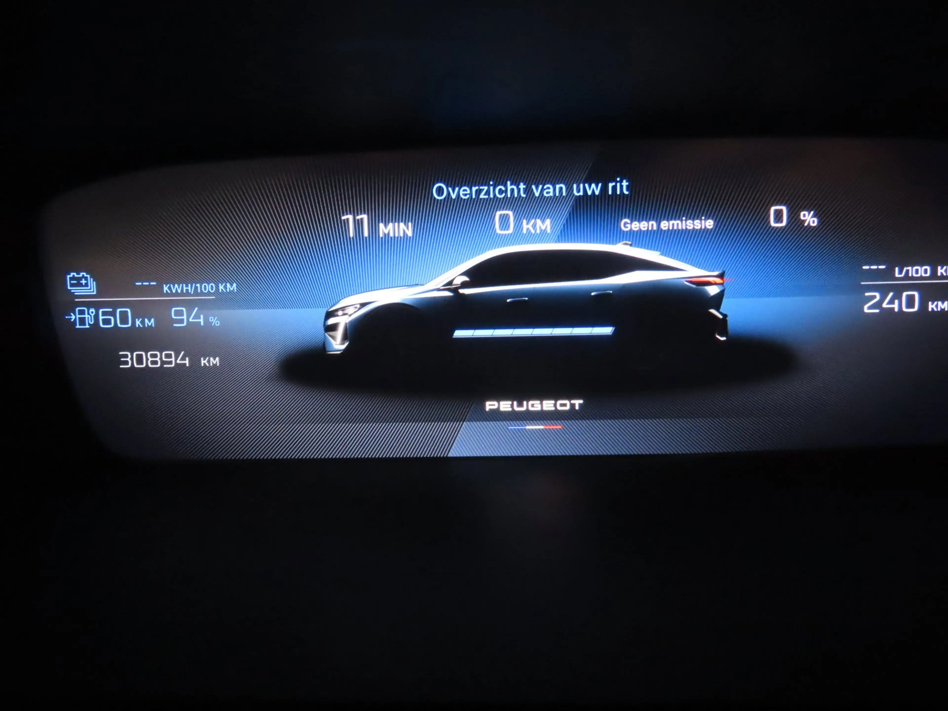 Peugeot 408 1.6 HYbrid 180 PK Allure Camera 360 Adap Cruise Wi — photo 20