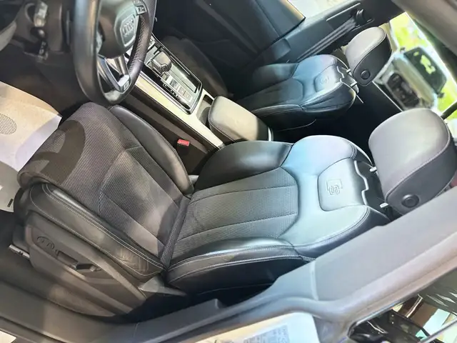 Audi Q8 view 30