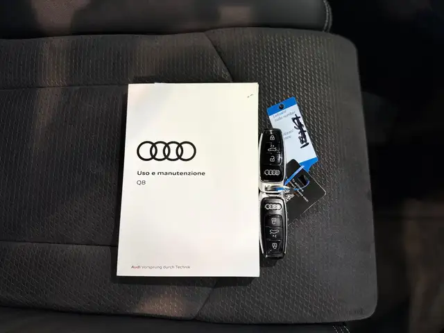 Audi Q8 view 14