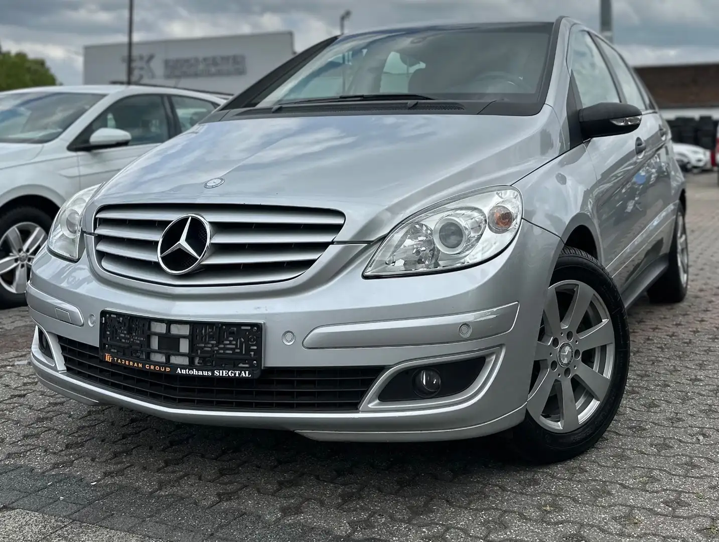 Mercedes-Benz B 150 KLIMA-AHK-PDC-SHZ-TÜV NEU- Silber - 1