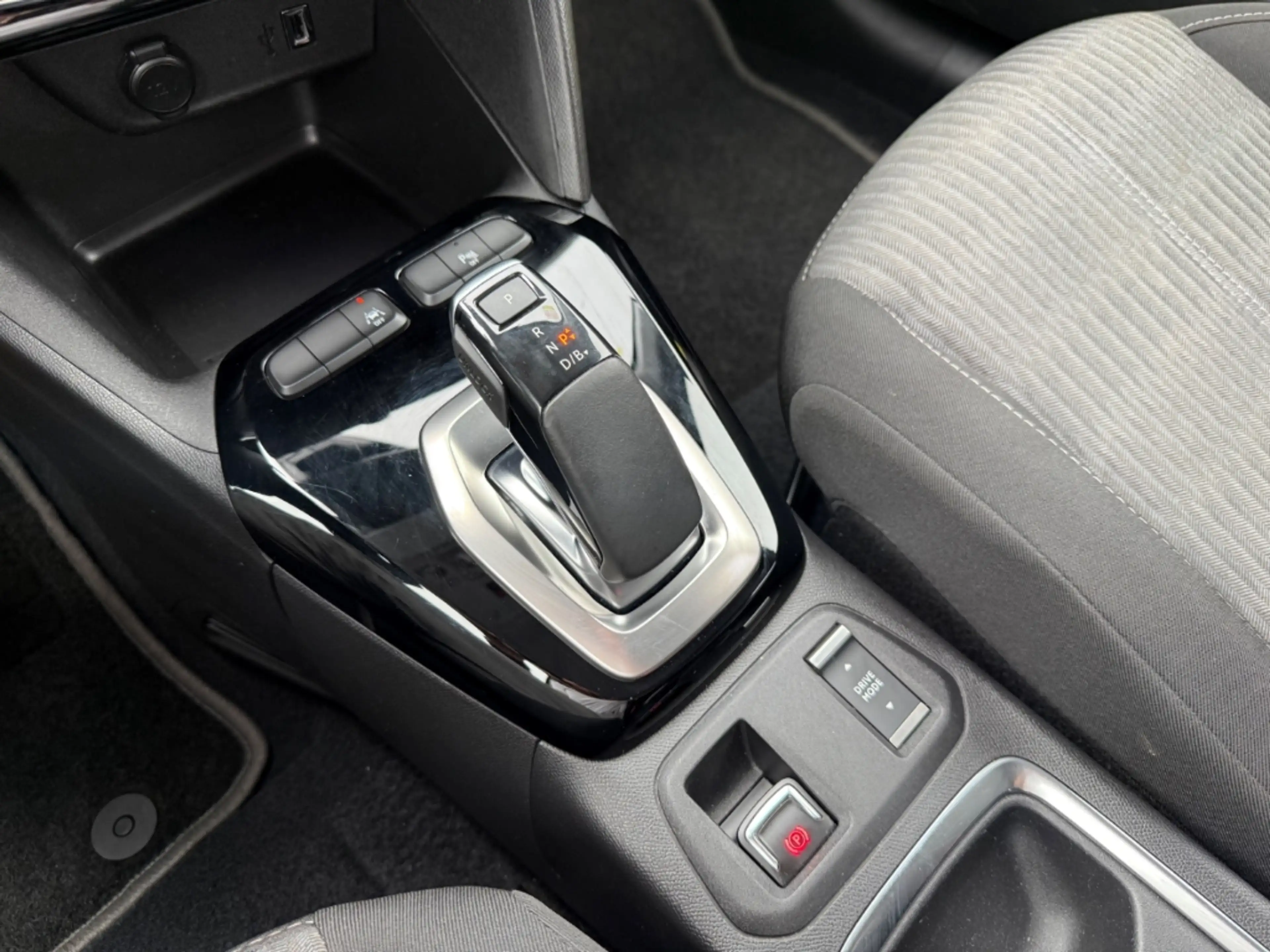 Opel Corsa-e F Edition SHZ+LHZ+Kamera+11KW Charger — photo 14