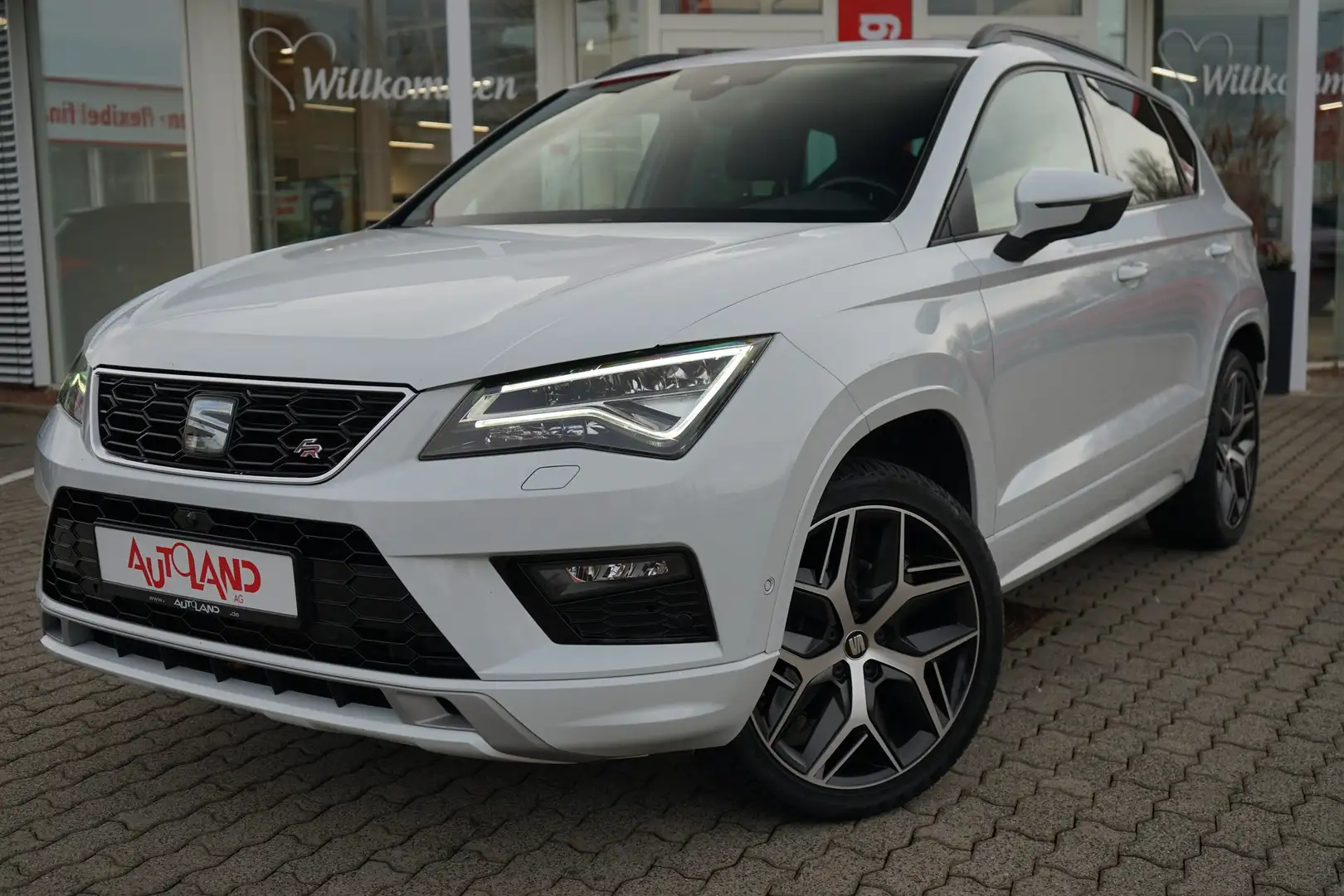 SEAT Ateca 2.0 TSI Xperience 4Drive LED Navi ACC 360° Weiß - 2