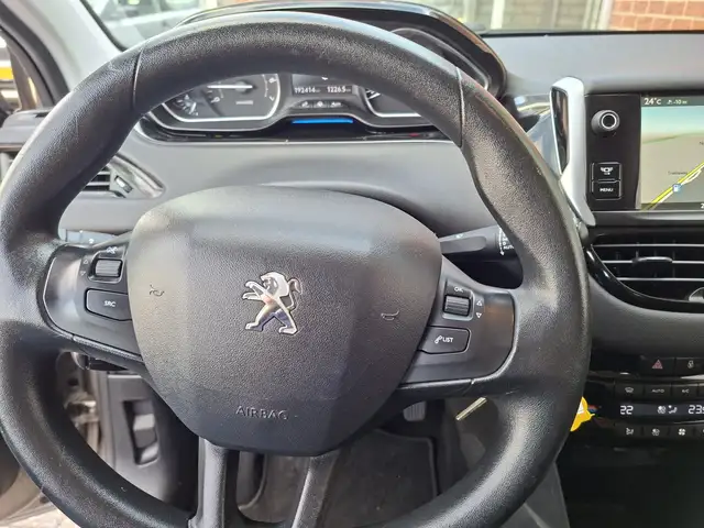 Peugeot 208 view 15