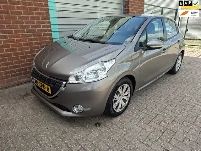 2013 Peugeot 208 in Grey for sale