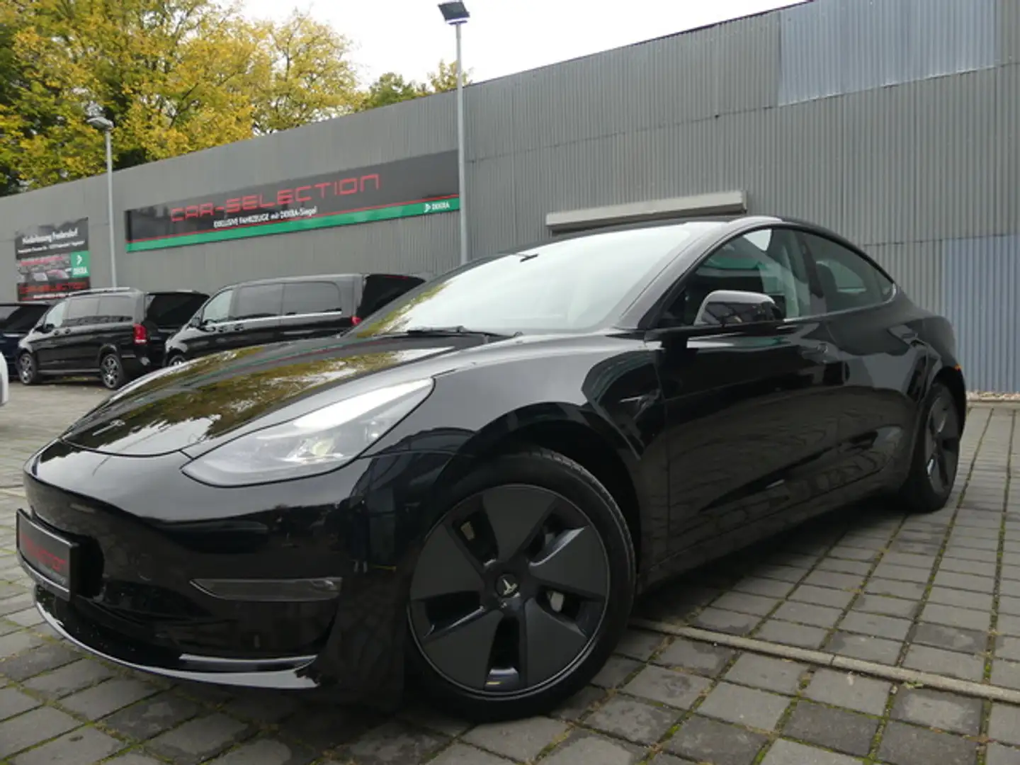 Tesla Model 3 Long Range Dual AWD LEDER/PANO/WÄRMEPUMPE Schwarz - 2