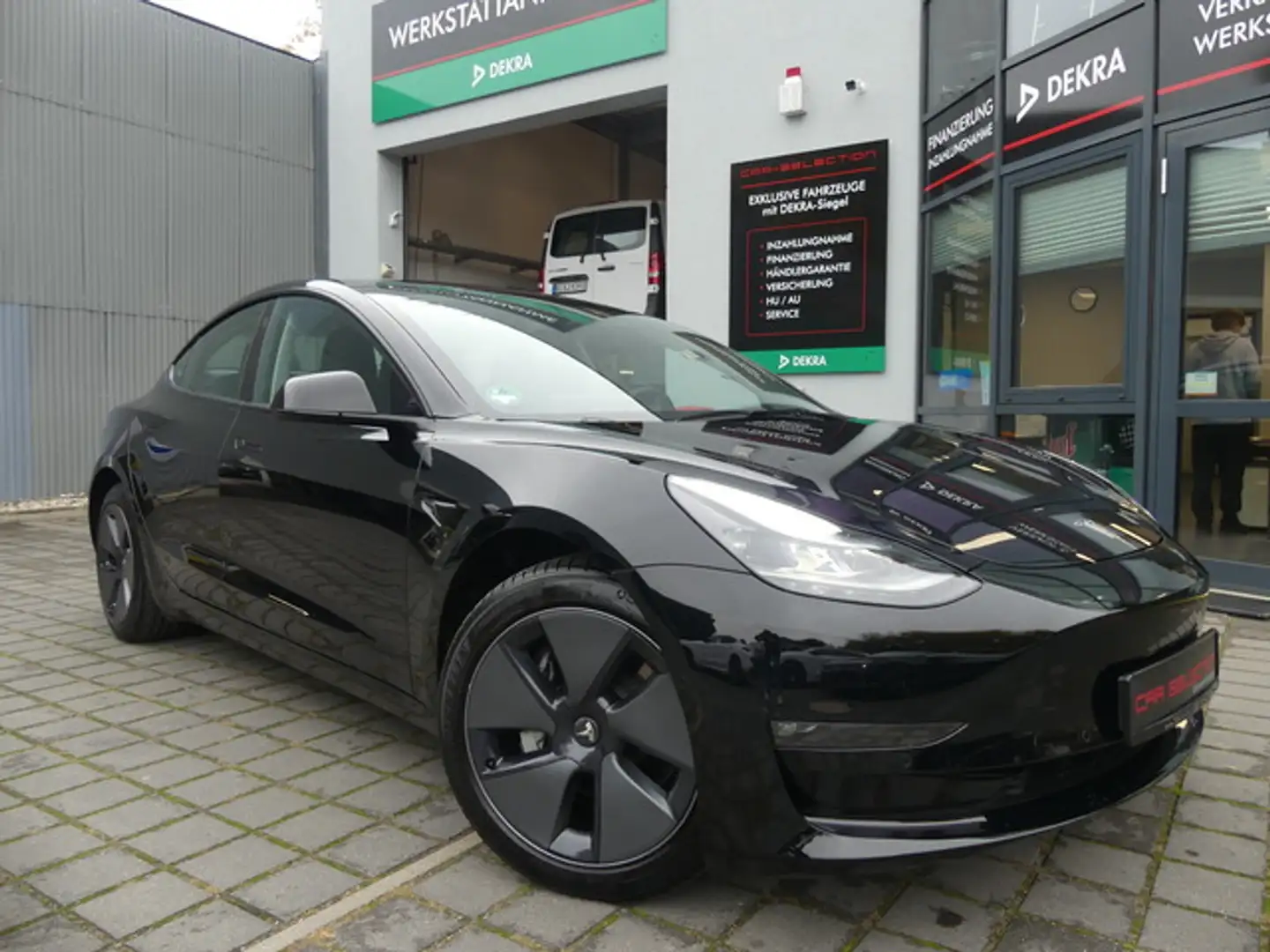 Tesla Model 3 Long Range Dual AWD LEDER/PANO/WÄRMEPUMPE Schwarz - 1