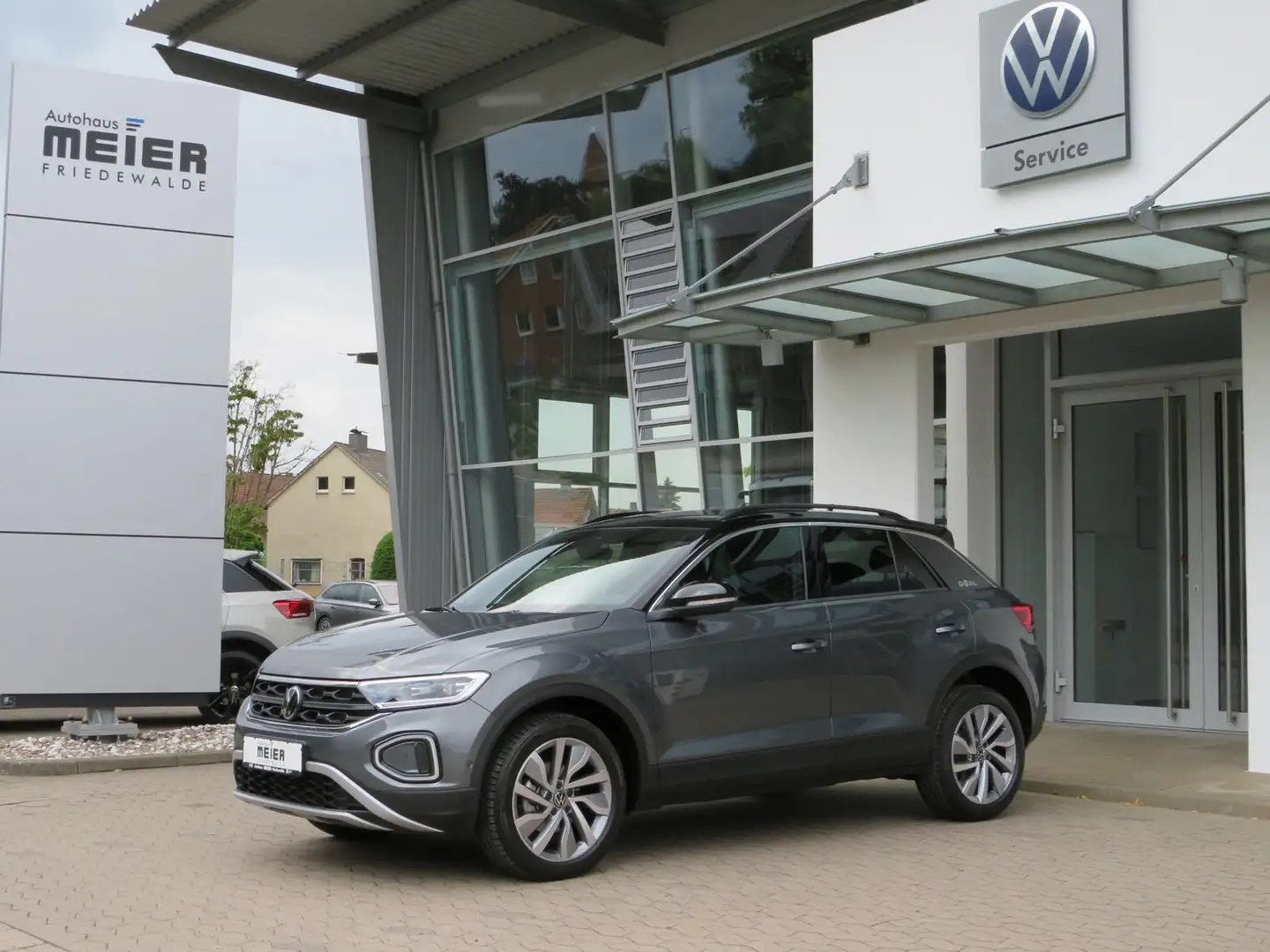Volkswagen T-Roc 1.5TSI DSG GOAL AHK NAVI Kamera ACC LED Grigio - 2