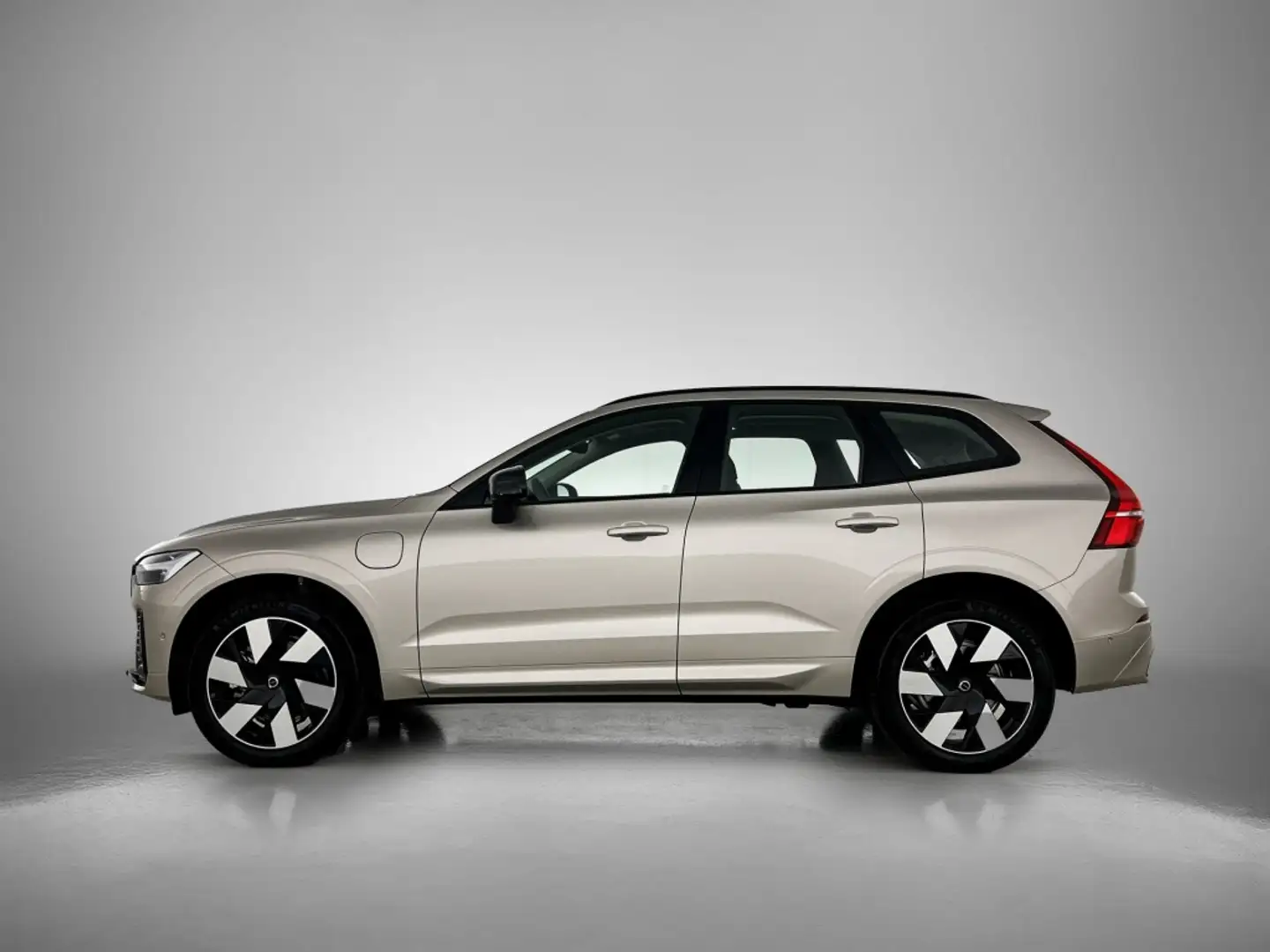Volvo XC60 2.0 T6 AWD U. Dark Gris - 2