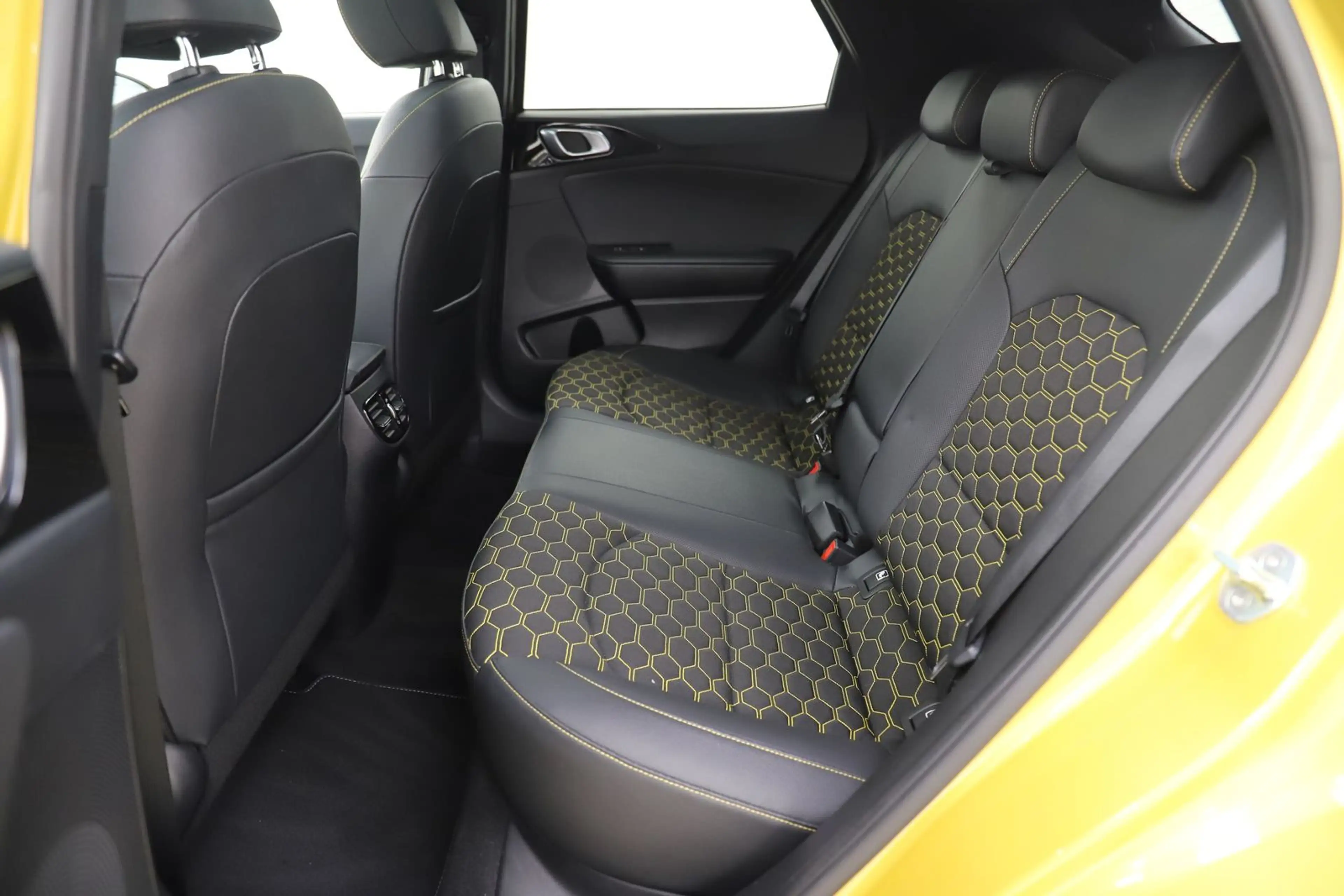 Kia XCeed 1.6TGDI 204PS 7DCT Xdition Pano JBL 1Hand — photo 10