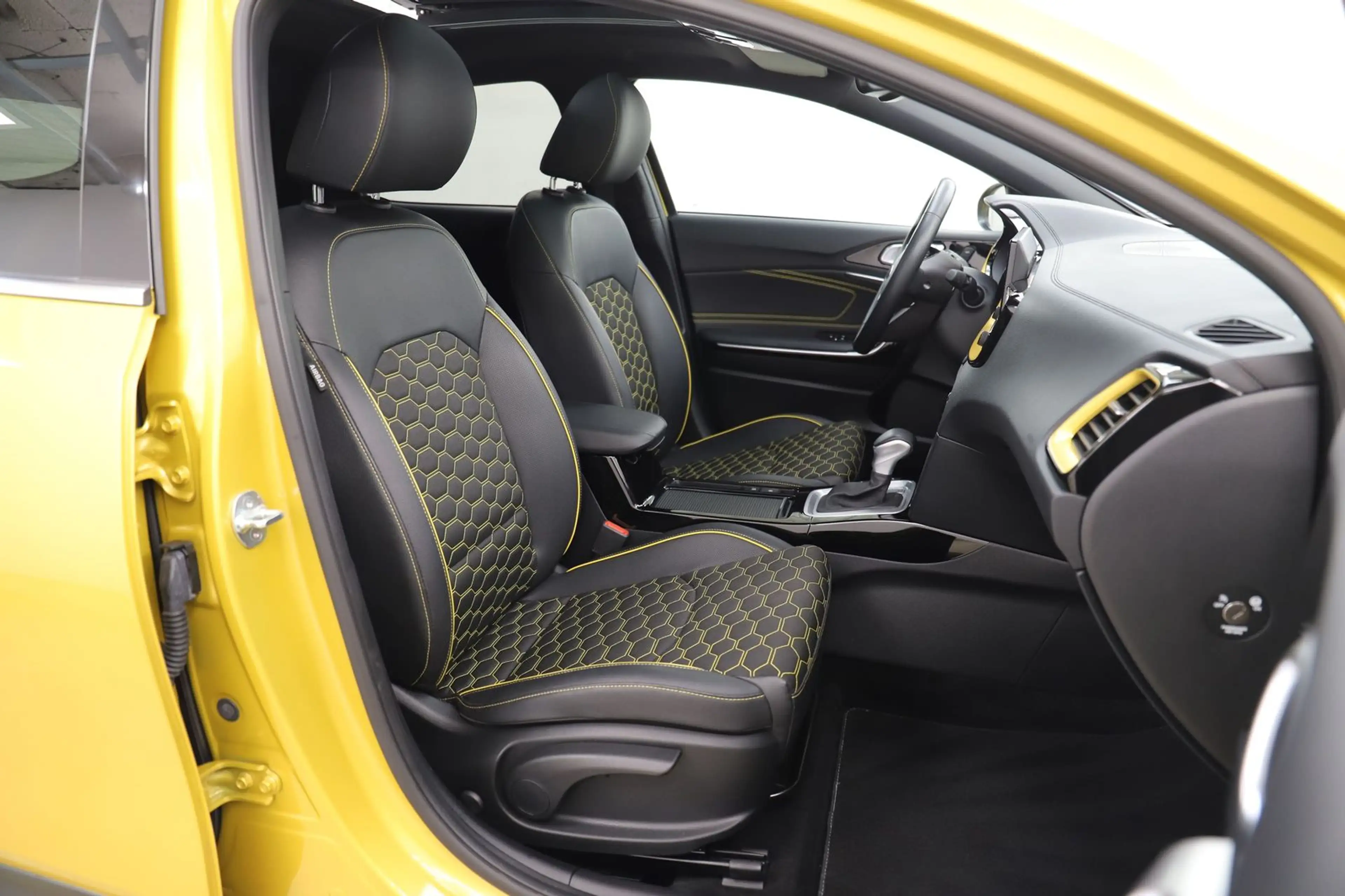 Kia XCeed 1.6TGDI 204PS 7DCT Xdition Pano JBL 1Hand — photo 9