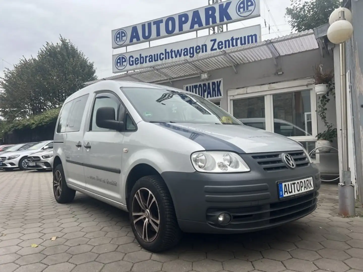 Volkswagen Caddy 2.0 TDI*Klima*Navi*6 Gang*Alu Silber - 1