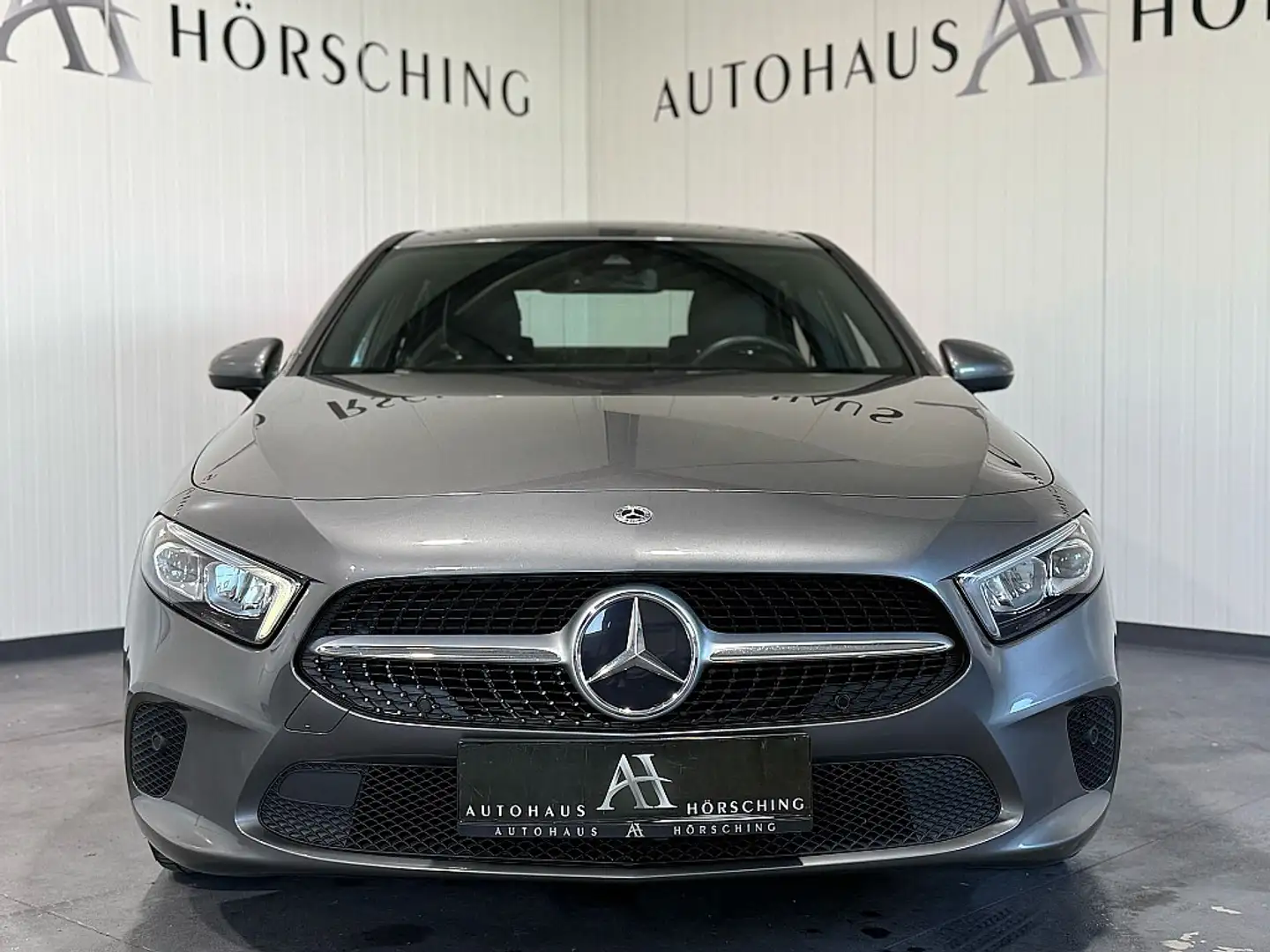 Mercedes-Benz A 200 d Limousine Aut. Grau - 2