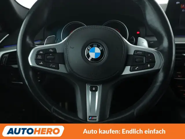 BMW 5 Series view 19