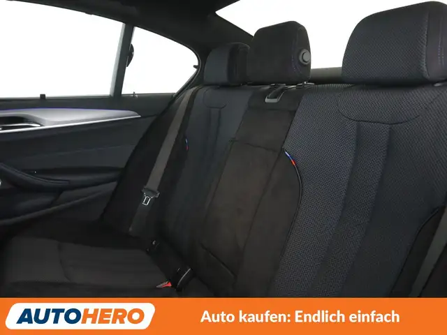 BMW 5 Series view 14