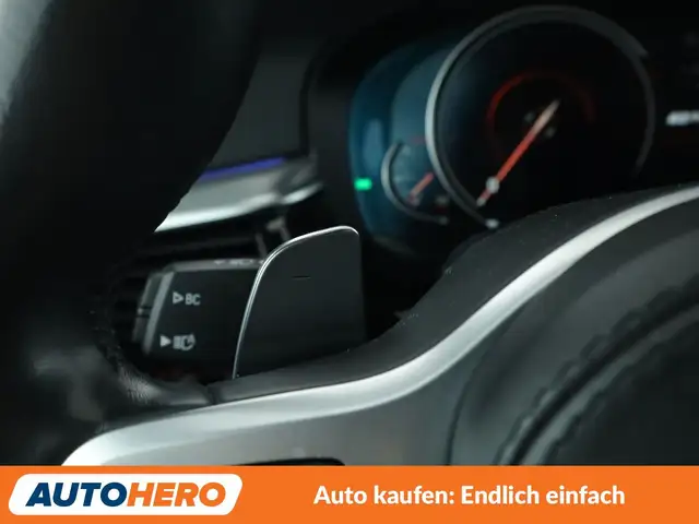 BMW 5 Series view 29