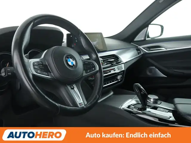 BMW 5 Series view 11
