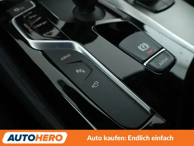 BMW 5 Series view 26