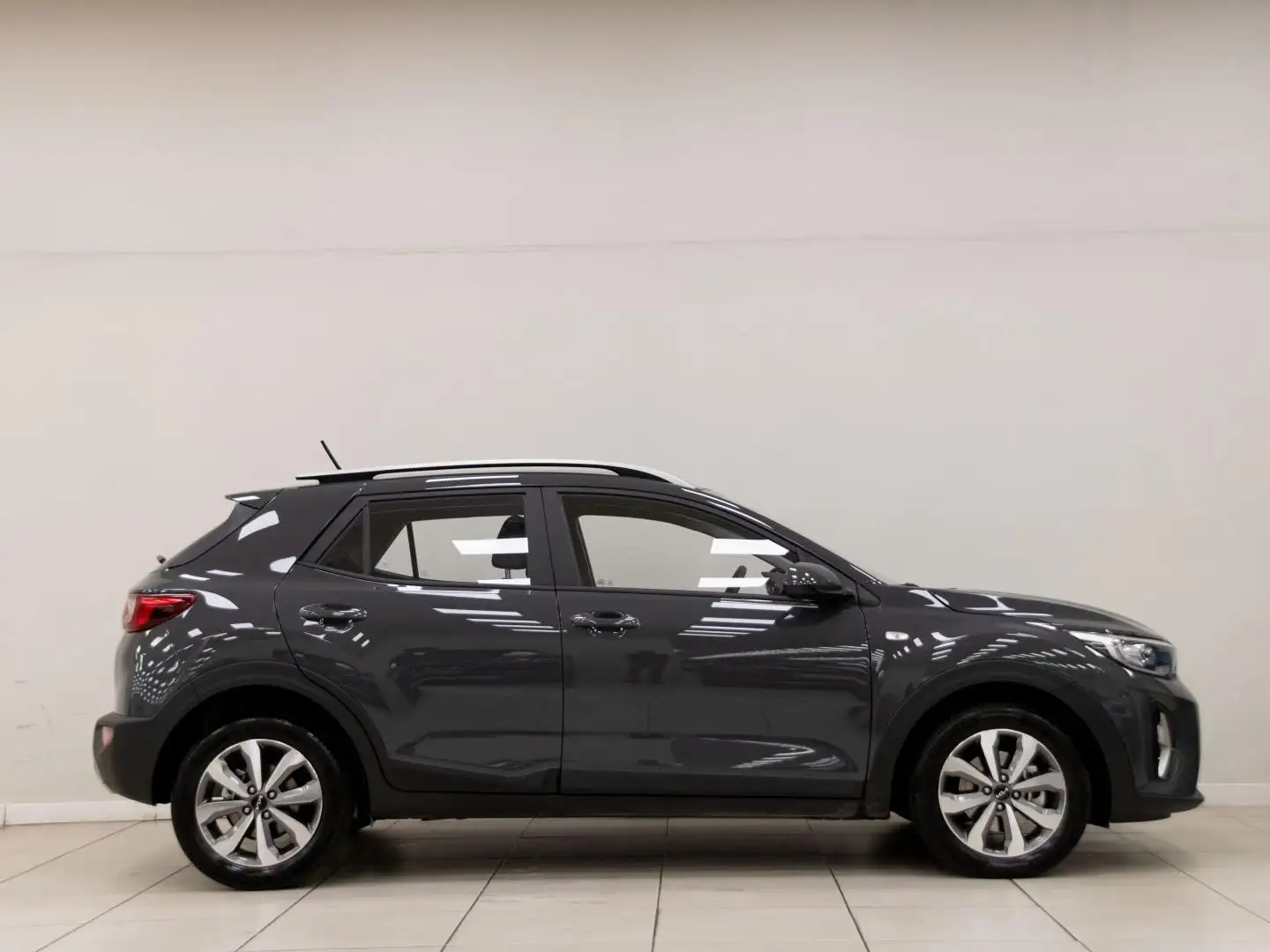 Kia Stonic 1.0 T-GDi MHEV Concept 100 Gris - 2