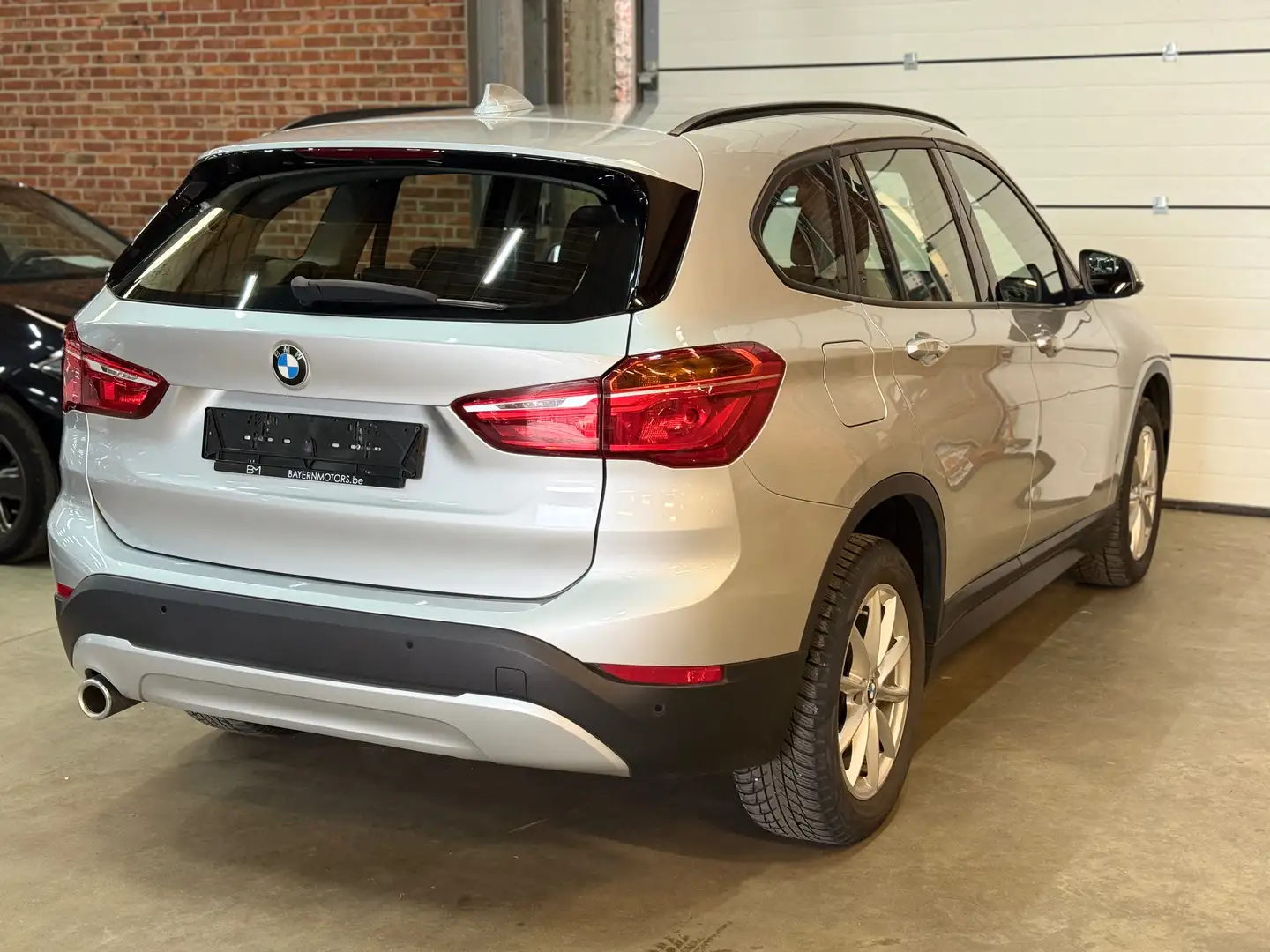 BMW X1 sDrive18i Automaat Benzine Navi 114.000km 2020 Silver - 2