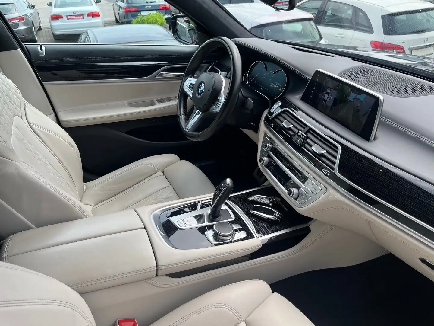 BMW 740 d xDrive M-Sport Paket LASER+20"+Displ.KEY+SD Zwart - 1