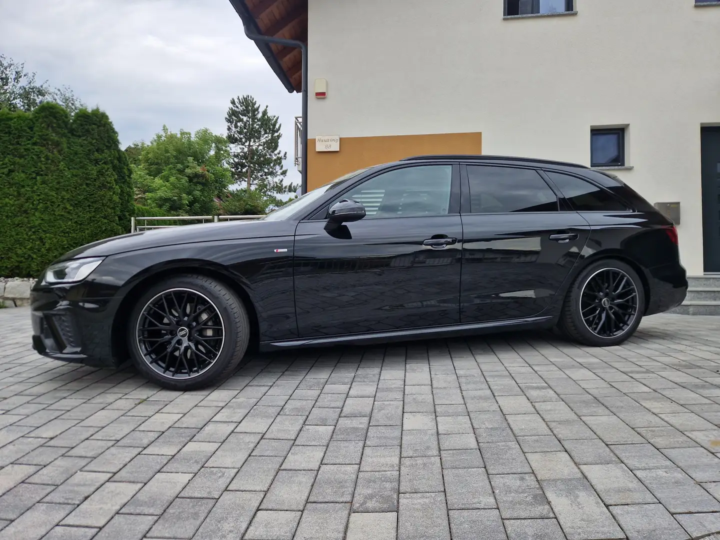 Audi A4 VERKAUFT Schwarz - 2