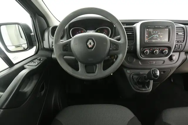 Renault Trafic view 2