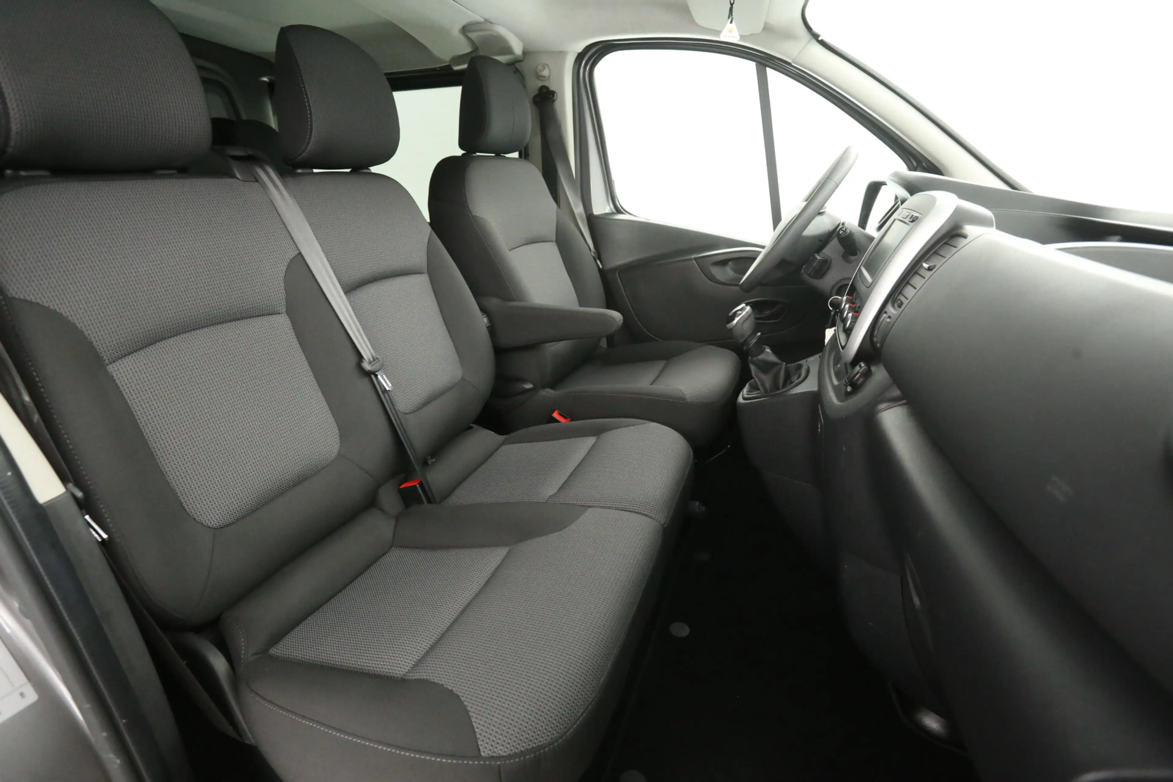 Renault Trafic 2.0 dCi 145PK T29 L2H1 | DC | 6 Zits | Airco | Cru — photo 11