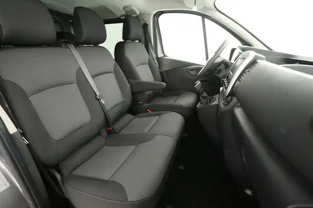 Renault Trafic view 11