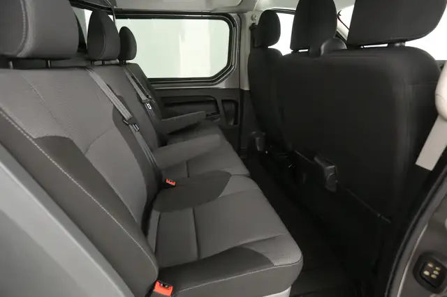 Renault Trafic view 3