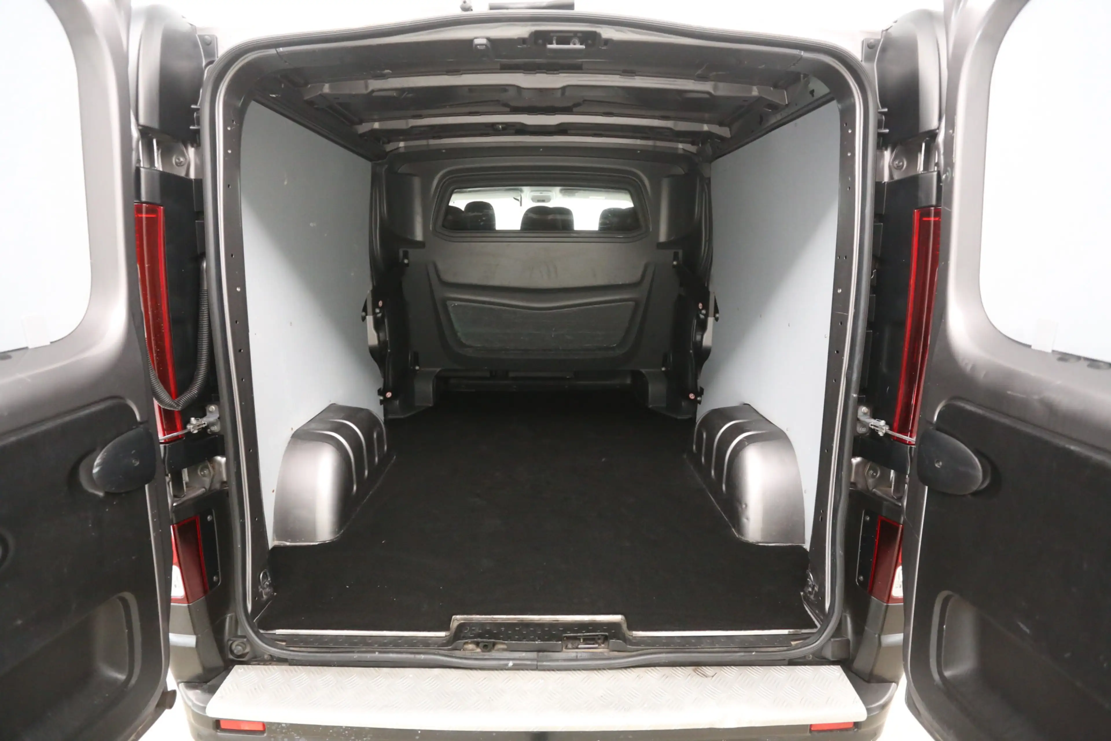 Renault Trafic 2.0 dCi 145PK T29 L2H1 | DC | 6 Zits | Airco | Cru — photo 4