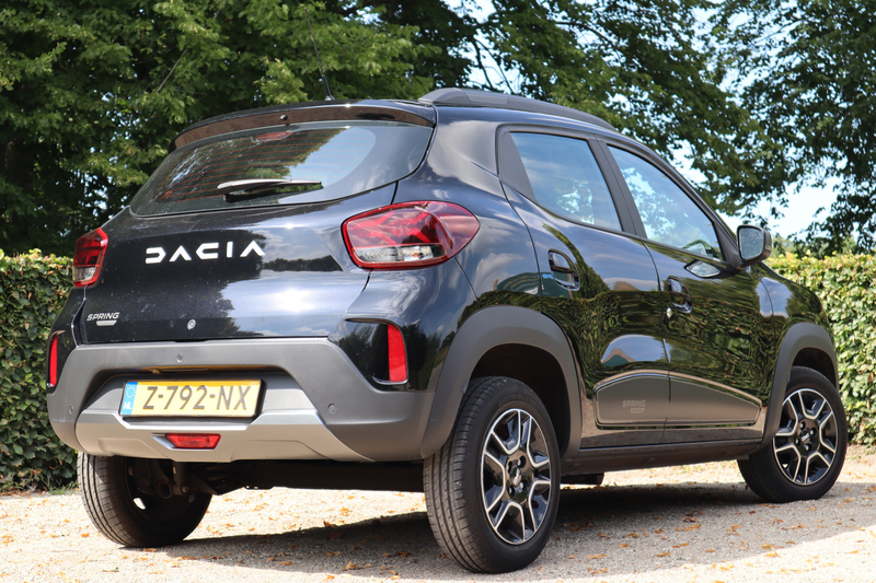 Dacia Spring Expression 27 kWh | Lederen bekleding | Navi | — photo 2