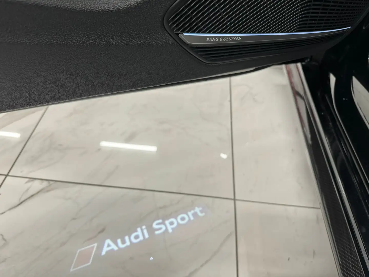 Audi RS5 Sportback Schwarz - 2