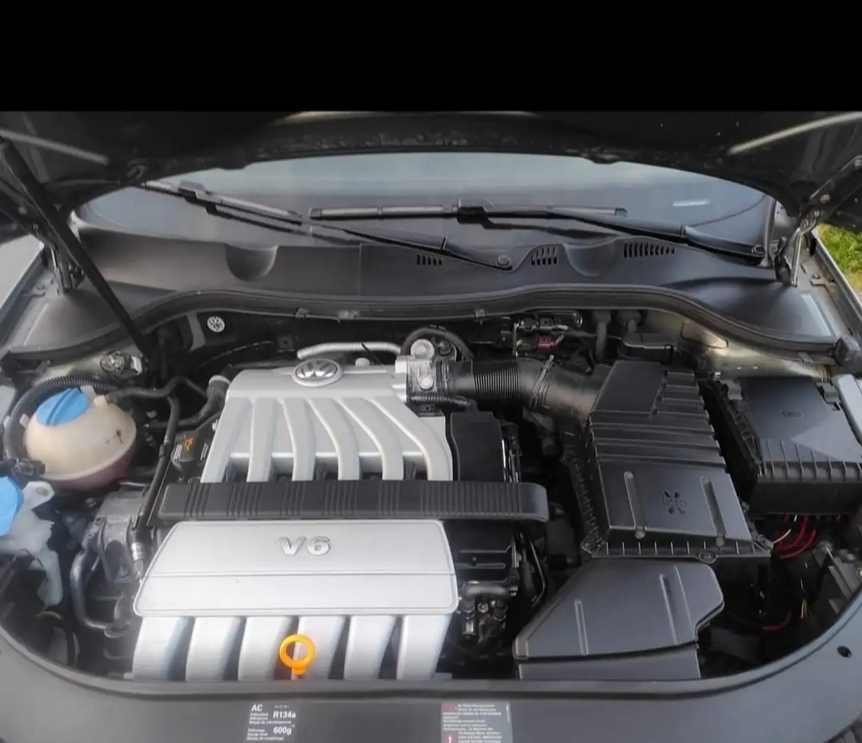 Volkswagen Passat 3.2 V6 FSI 250 Carat DSG Grijs - 2