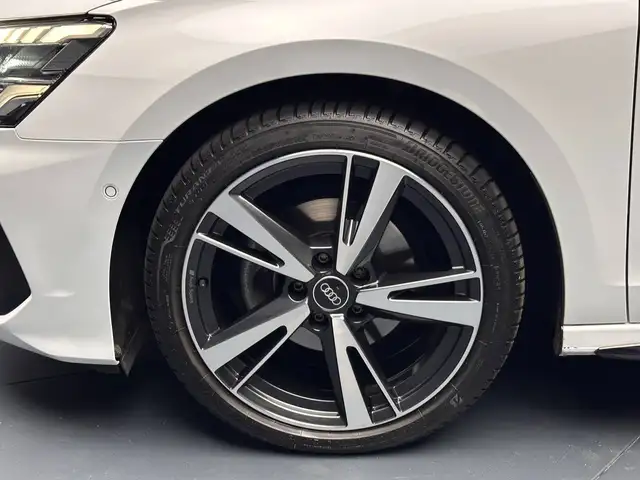 Audi A3 view 9