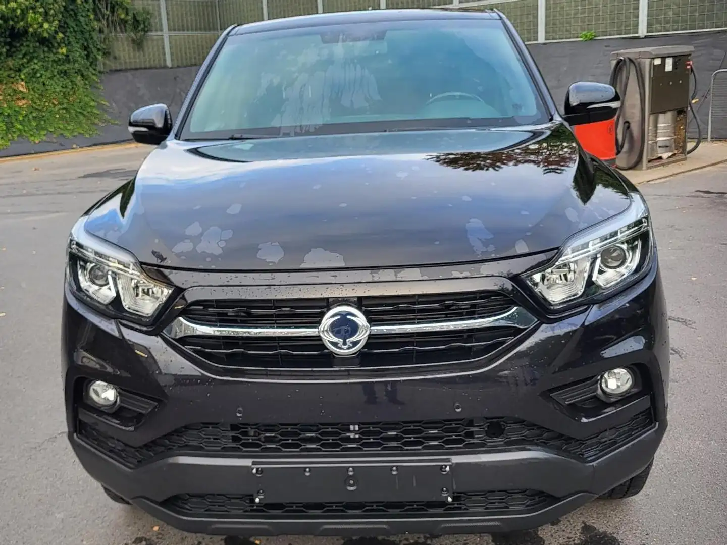 SsangYong Musso Dubbel cabin sapphire aut 4x4 Zwart - 1