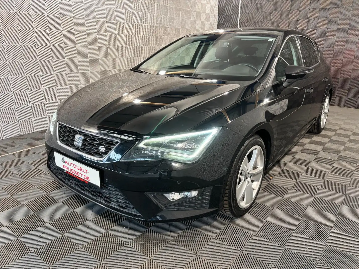 SEAT Leon FR*SP.FAHRW.CUPRA*TEMPO-LED-KLIMA-SHZ-TOUCH Schwarz - 2