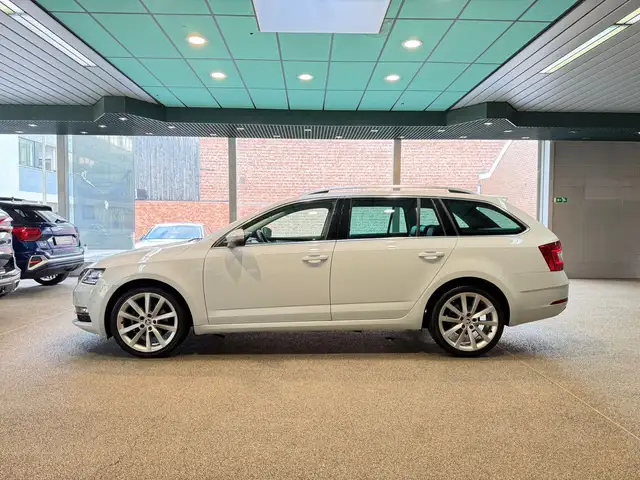 Skoda Octavia view 8