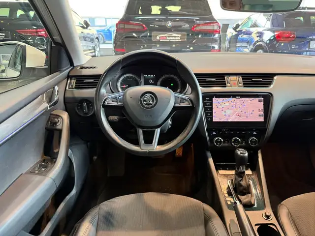 Skoda Octavia view 10