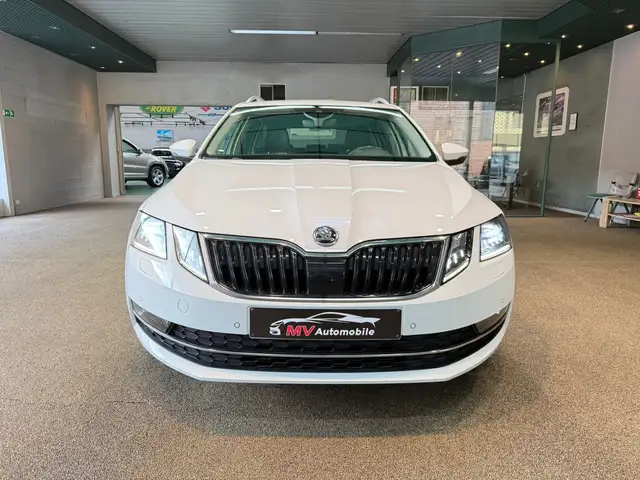 Skoda Octavia view 2