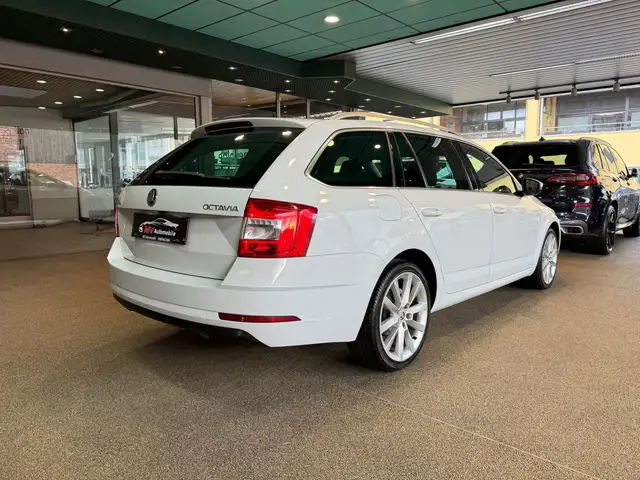 Skoda Octavia view 6