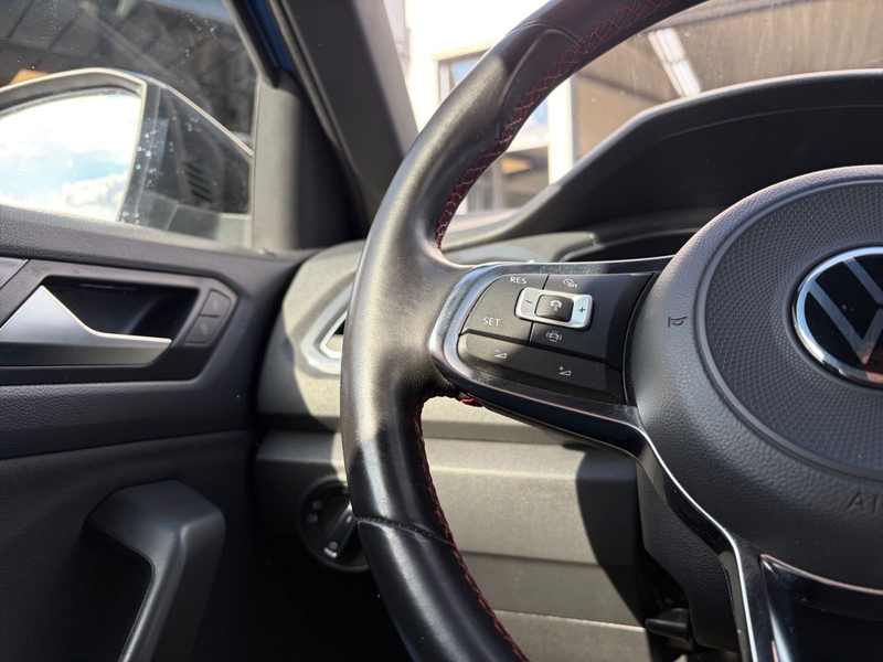 Volkswagen T-Roc 1.5 TSI Sport*Navi*AHK*Kamera* — photo 9